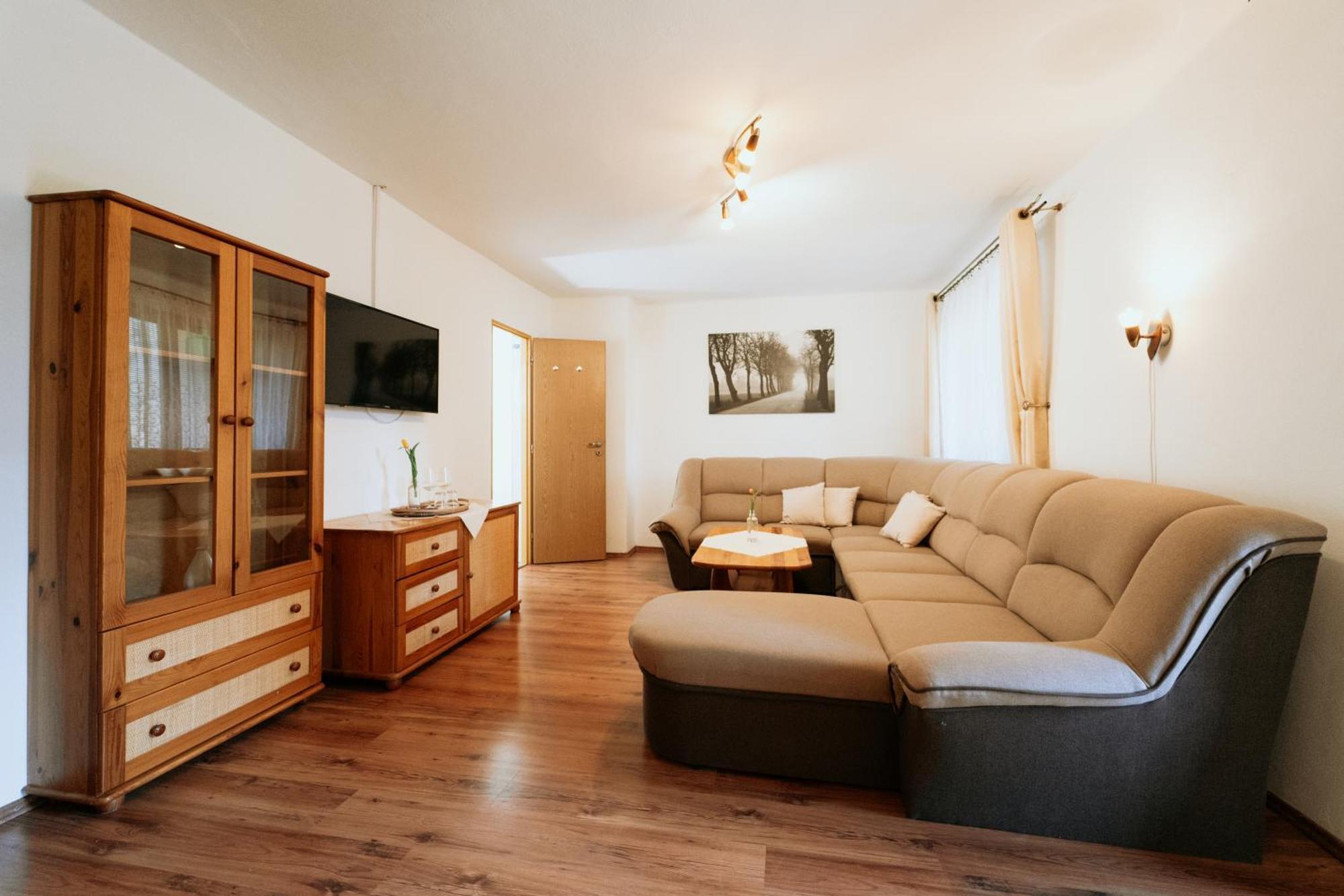 Horsky Hotel Bartoska Cremosne Luaran gambar