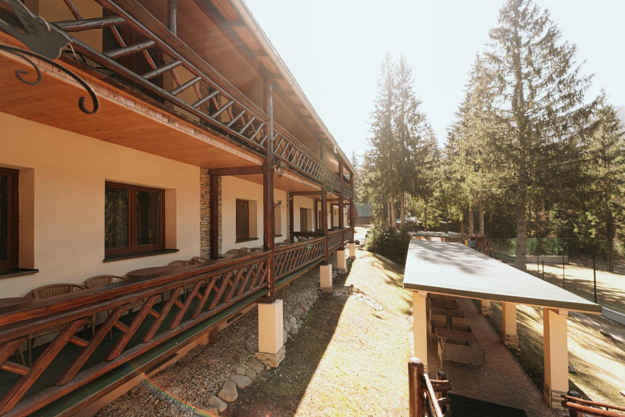 Horsky Hotel Bartoska Cremosne Luaran gambar
